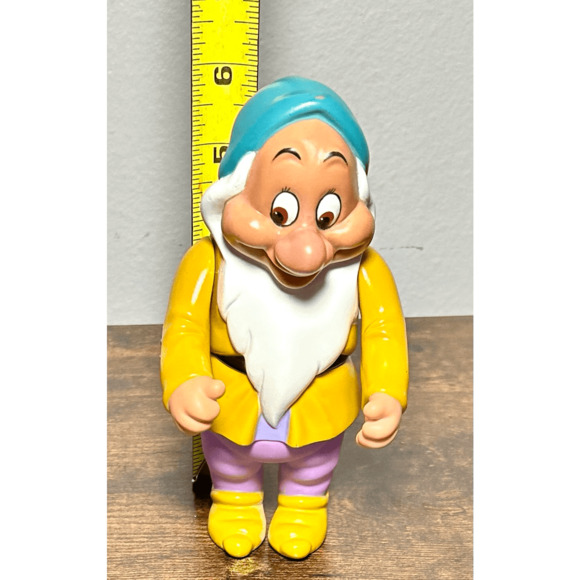 Vintage 1992 Disney Snow White & 7 Dwarfs Bashful Vinyl Figure 6” - Picture 9 of 9